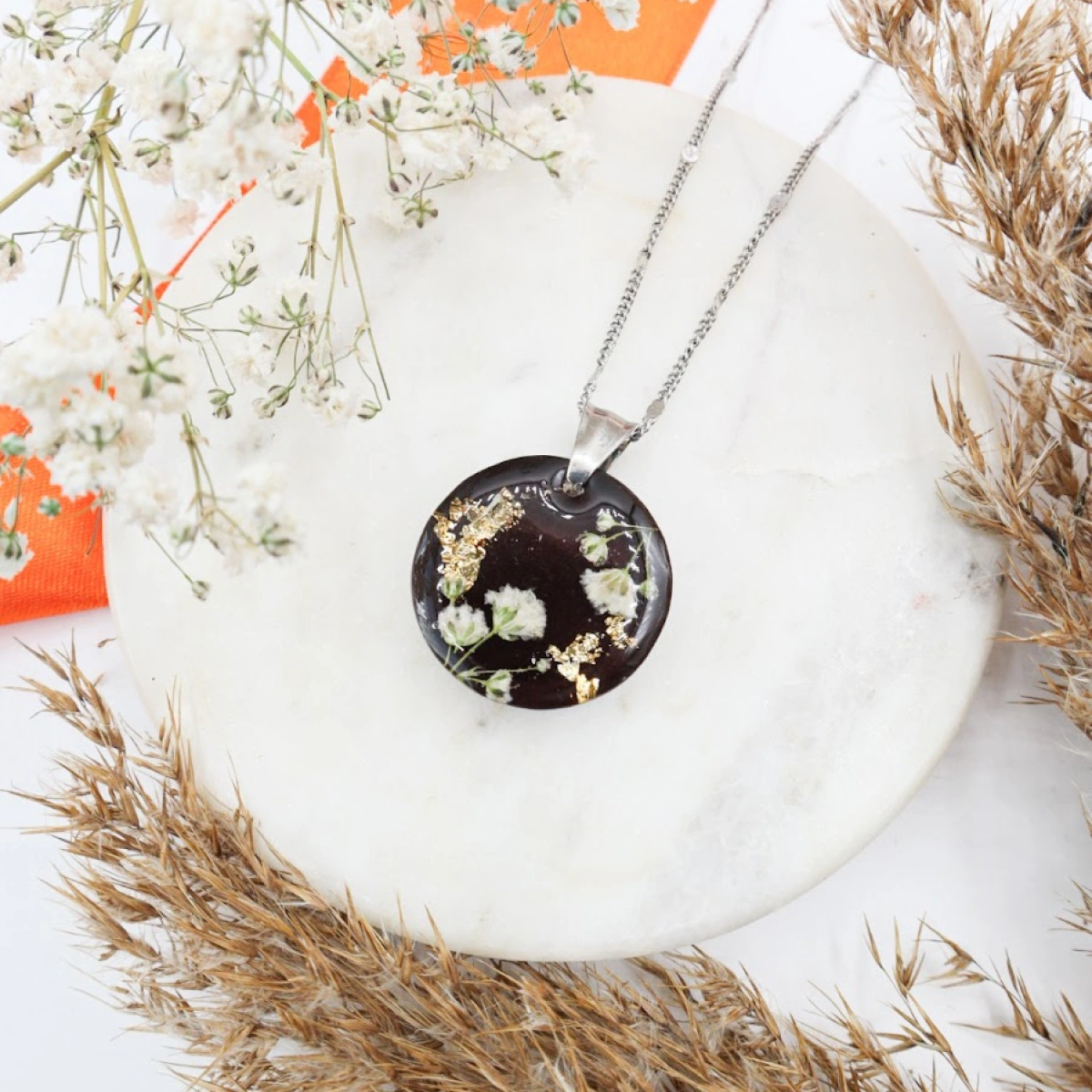 Náhrdelník Stmívání s nevěstiným závojem