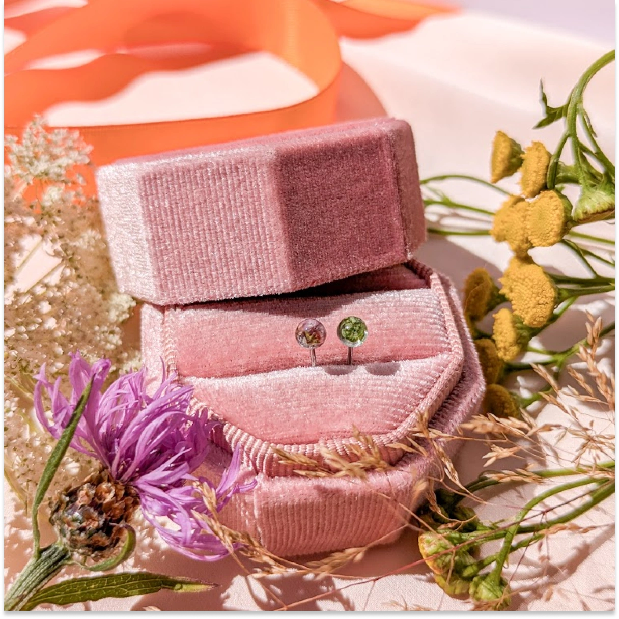 Mini náušnice Louka - kapradí a vřes