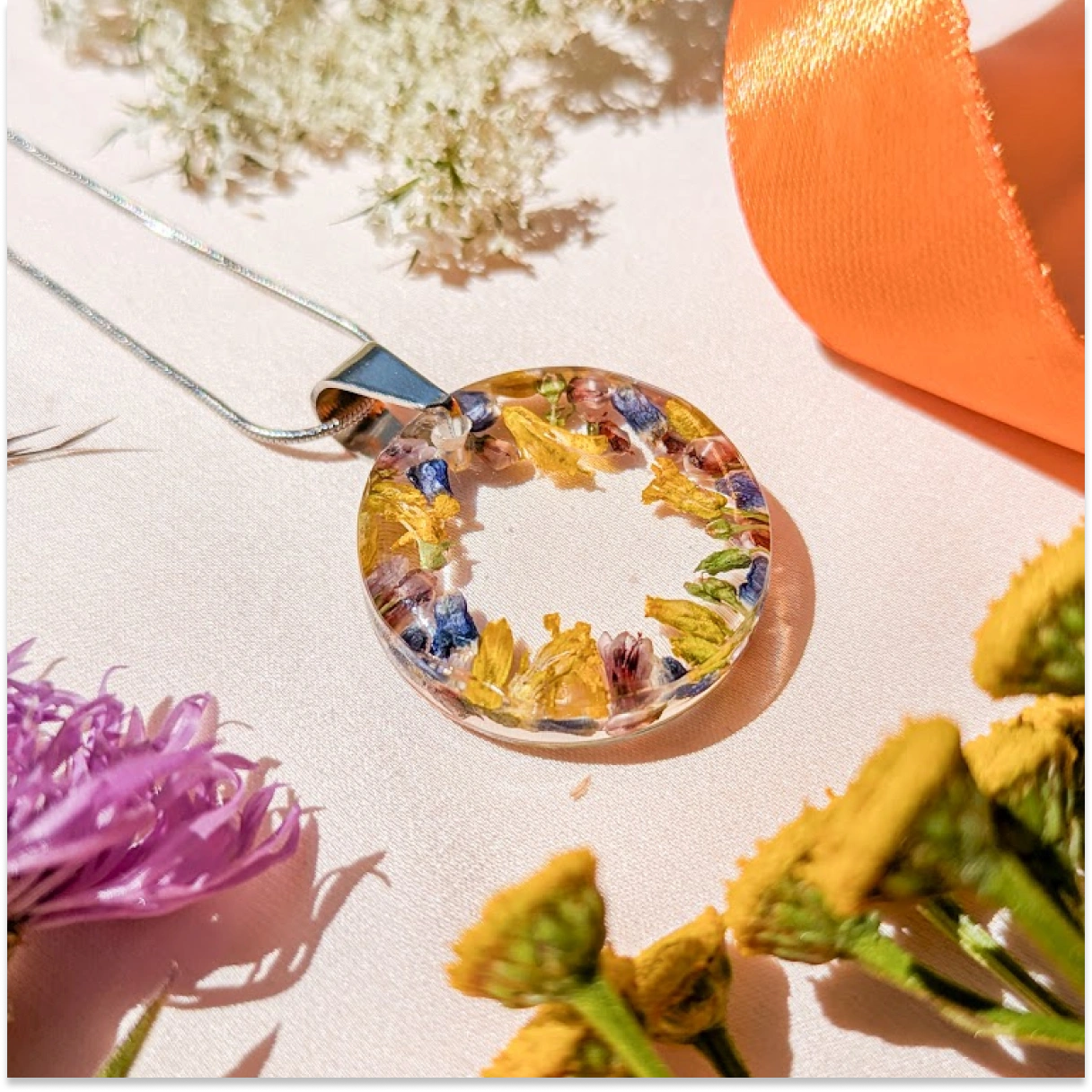 Náhrdelník z jihočeské louky