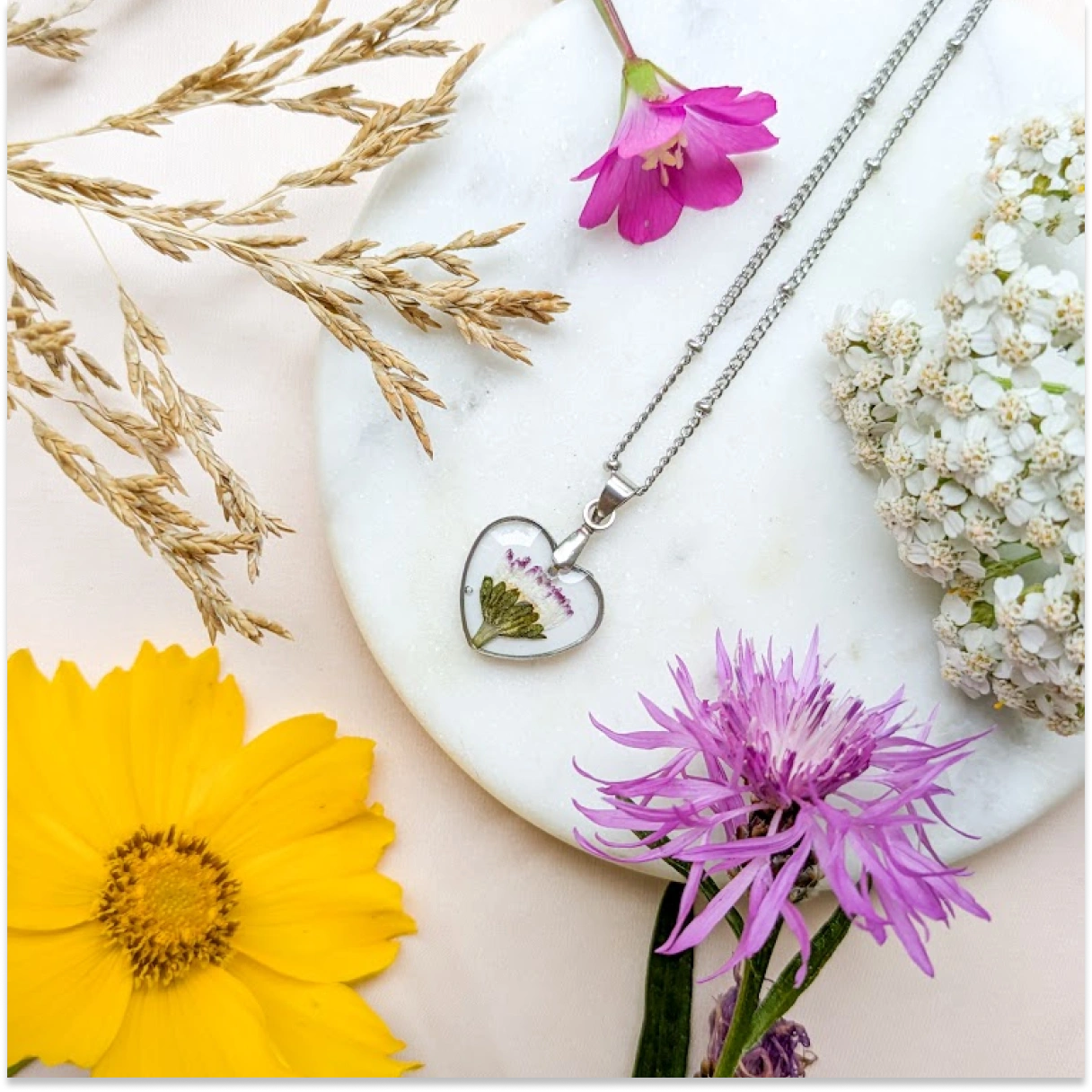 Náhrdelník sedmikráska