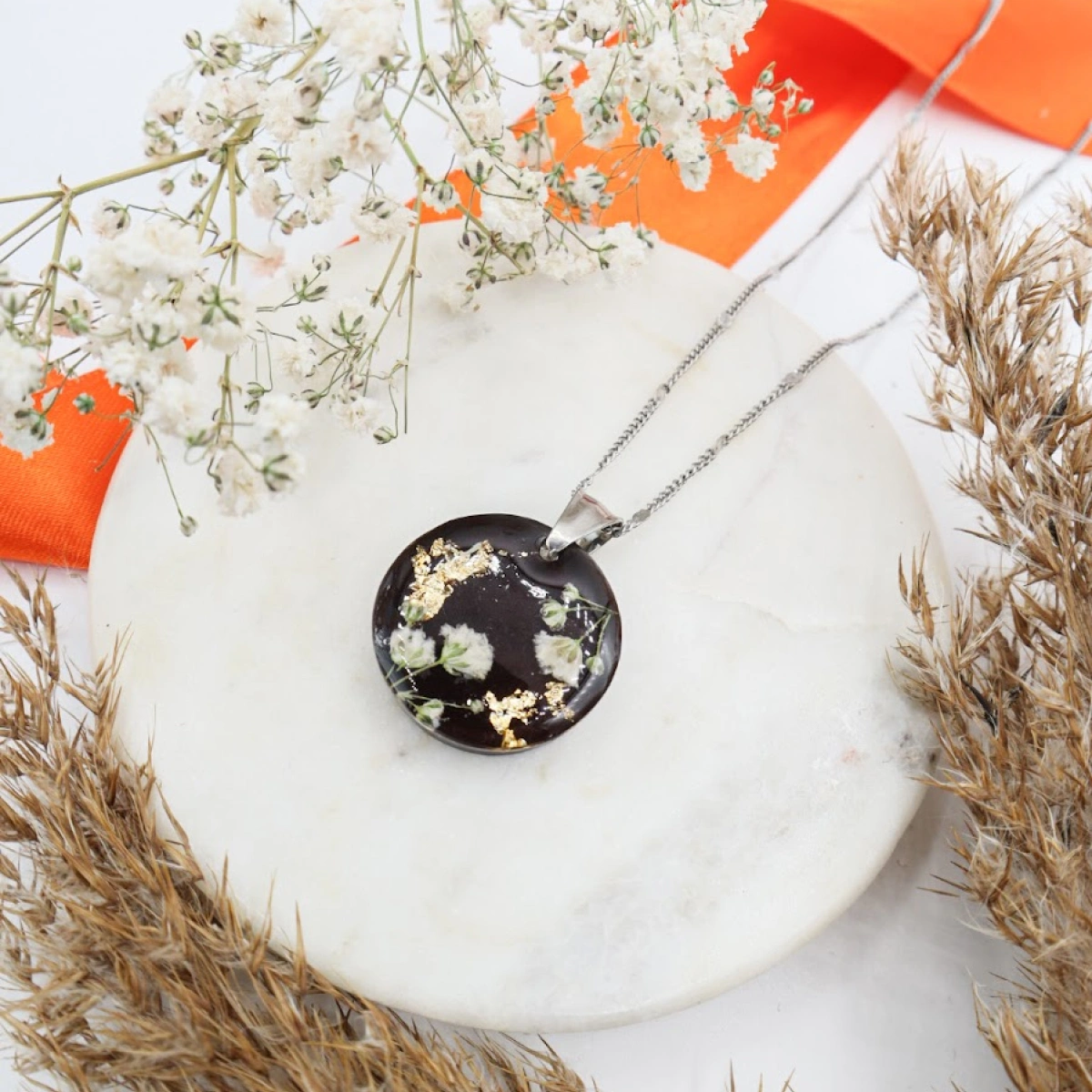 Náhrdelník Stmívání s nevěstiným závojem