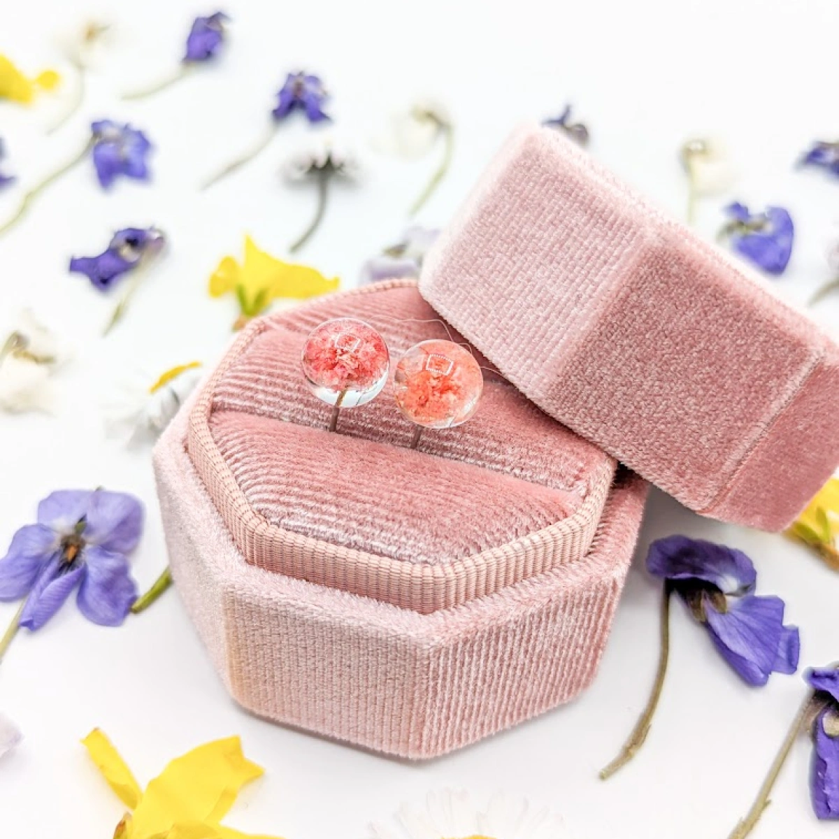 Náušnice kuličky s oranžovým květem