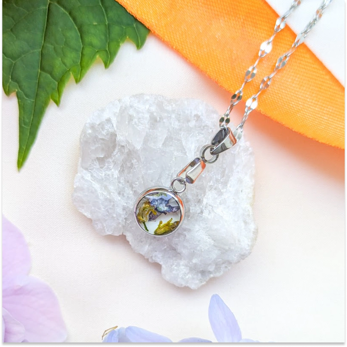 Náhrdelník se šeříkem - mini