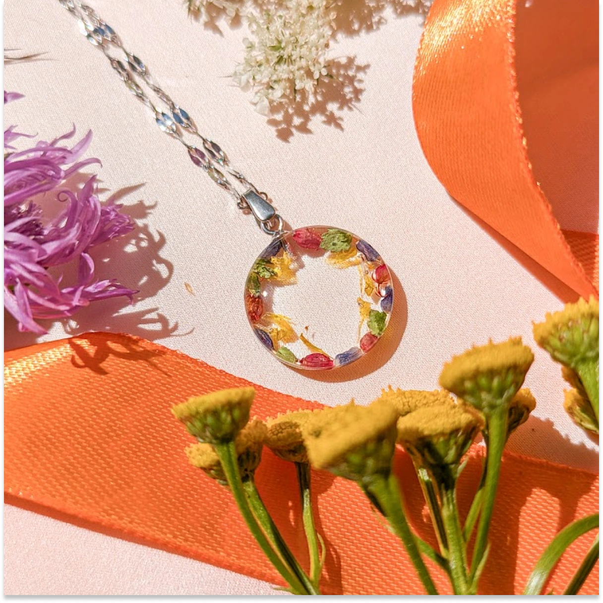 Náhrdelník z jihočeské louky