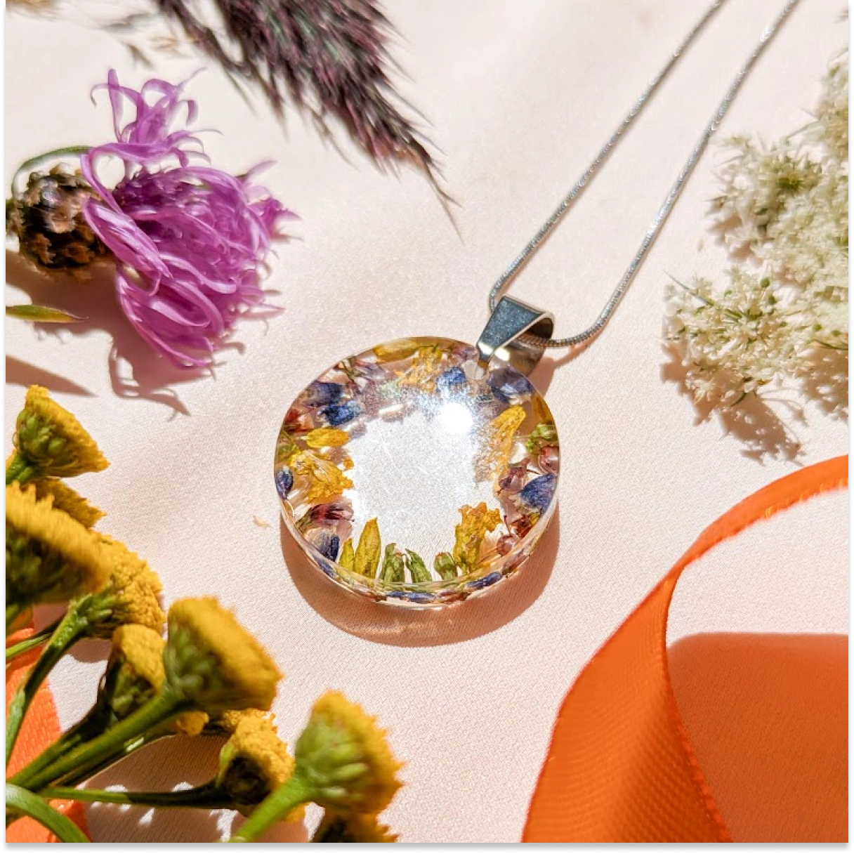 Náhrdelník z jihočeské louky