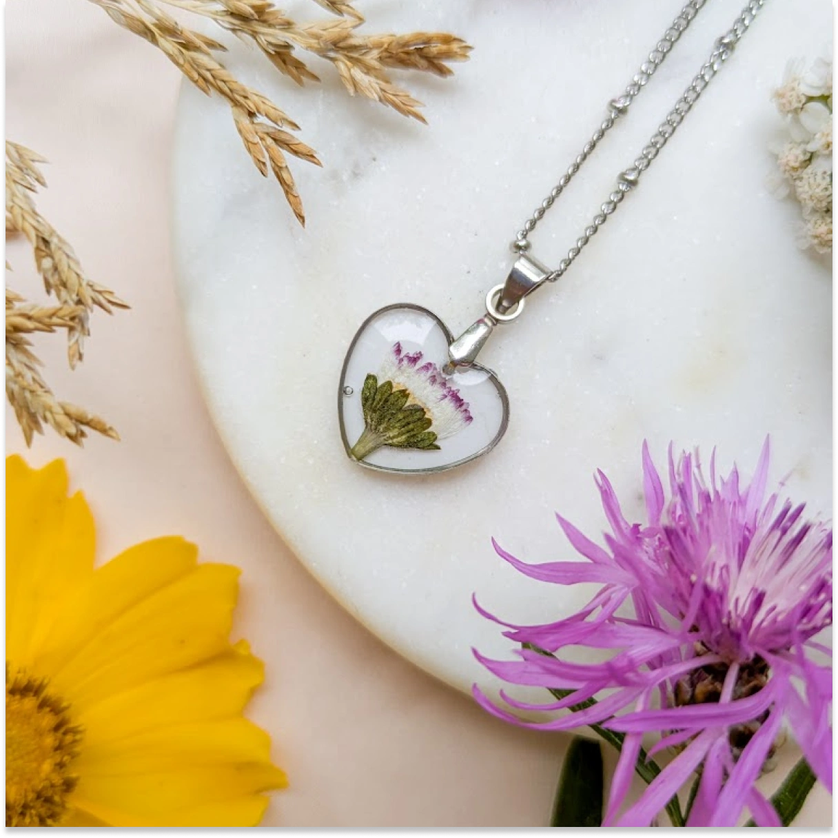 Náhrdelník sedmikráska