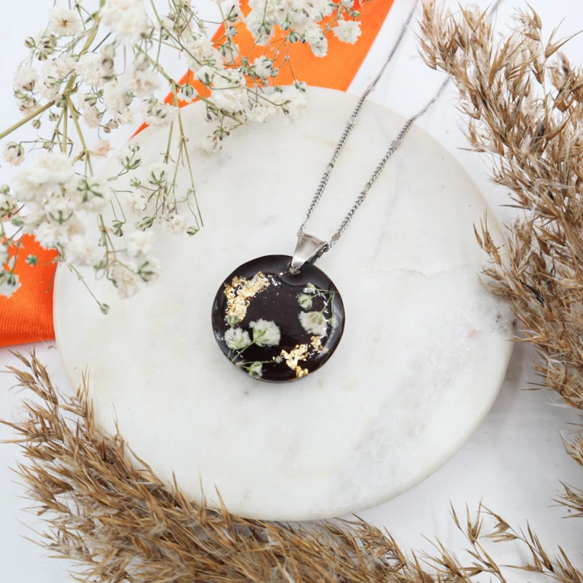 Náhrdelník Stmívání s nevěstiným závojem