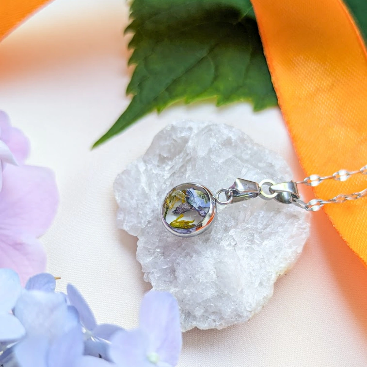 Náhrdelník se šeříkem - mini