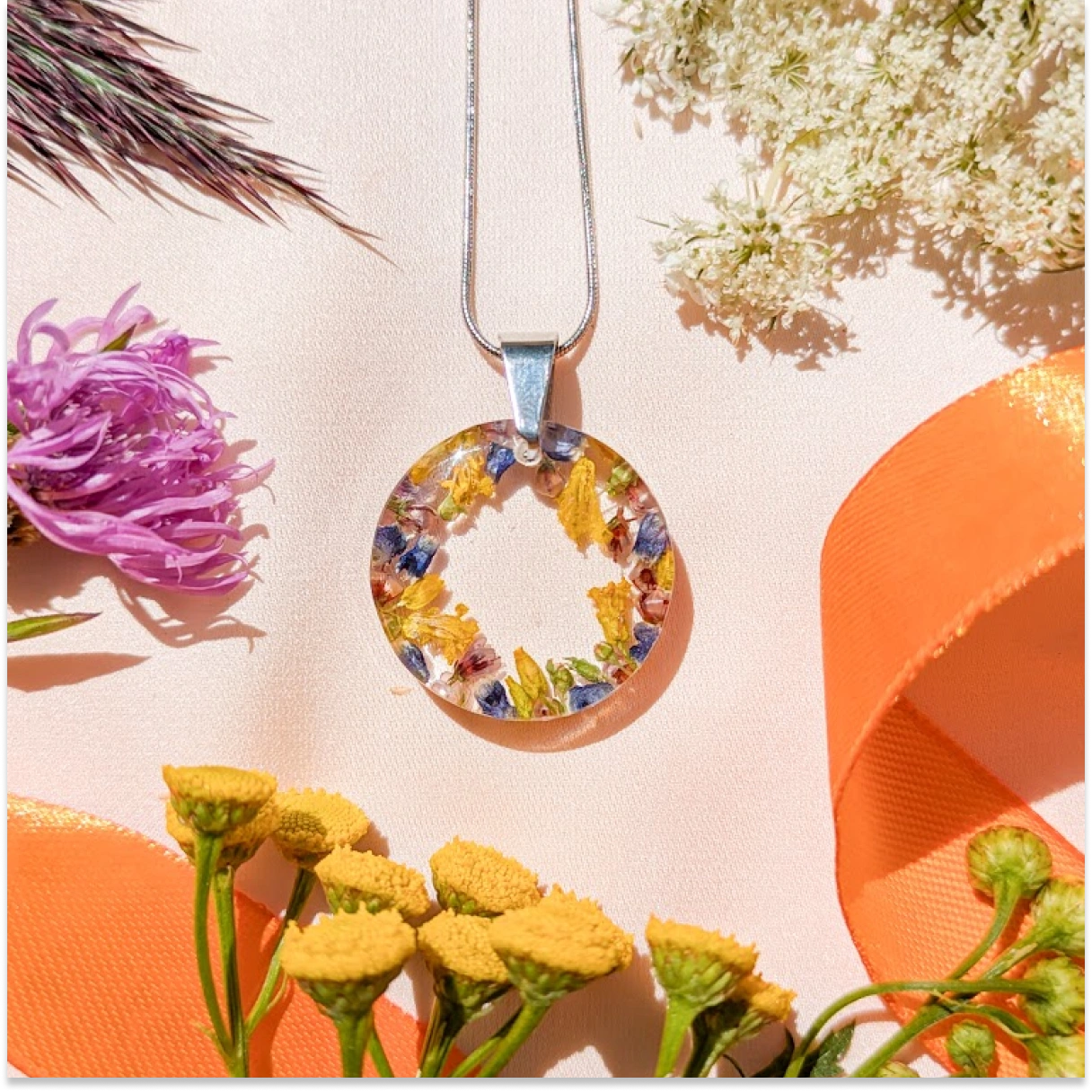 Náhrdelník z jihočeské louky