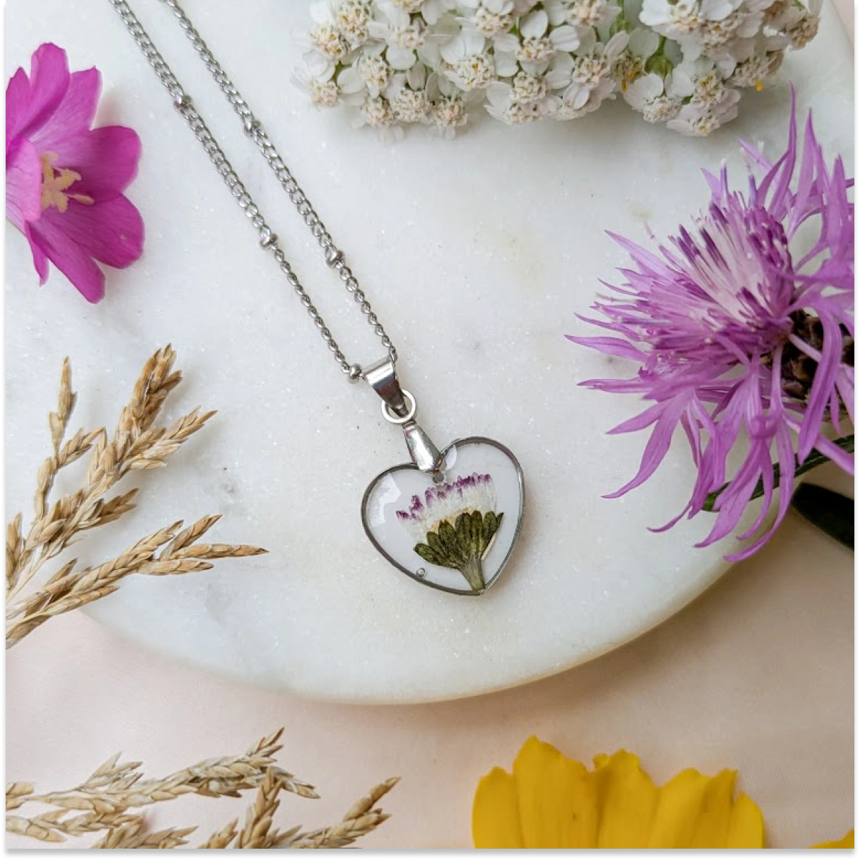 Náhrdelník sedmikráska