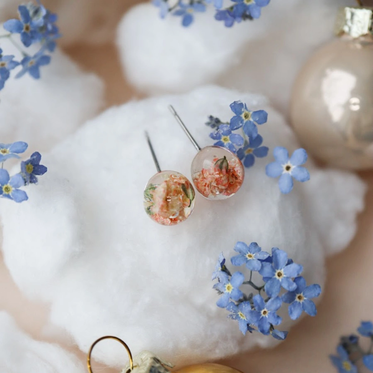 Náušnice kulička s nevěstiným závojem 