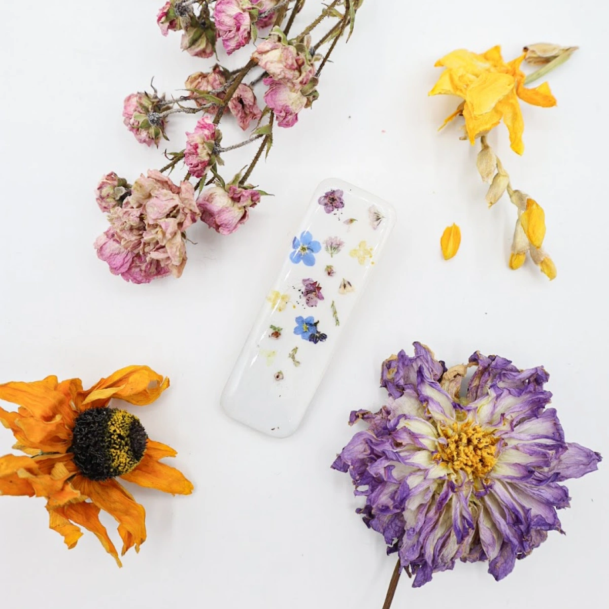 Sponka s pravými lučními květinami 