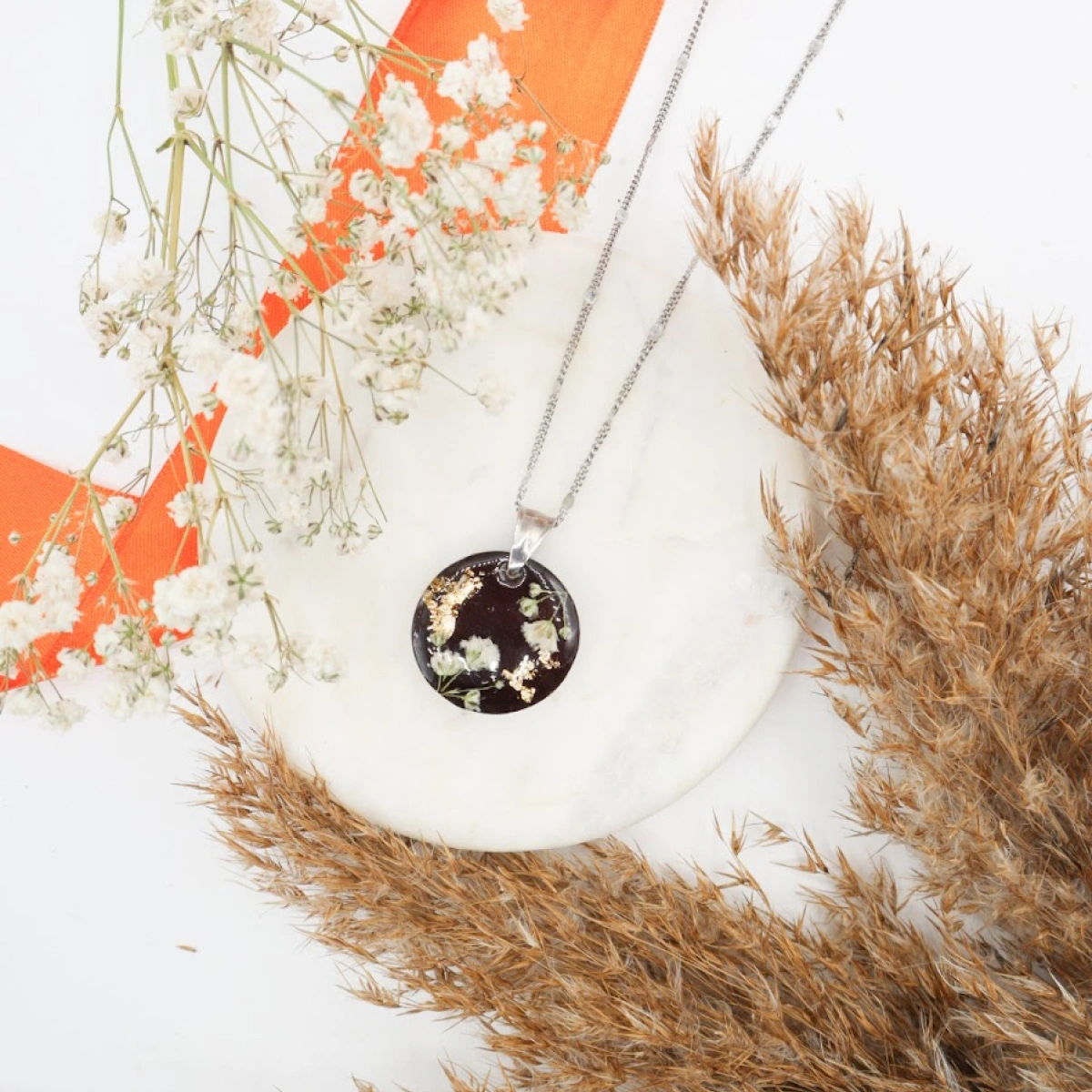 Náhrdelník Stmívání s nevěstiným závojem