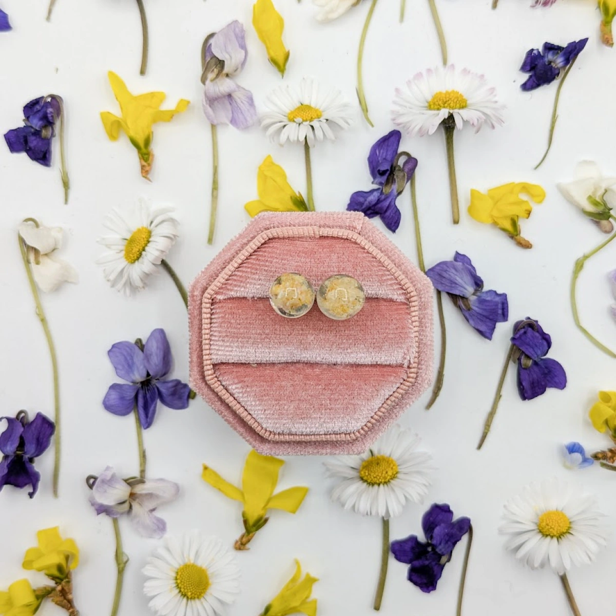 Náušnice kuličky se žlutým květem