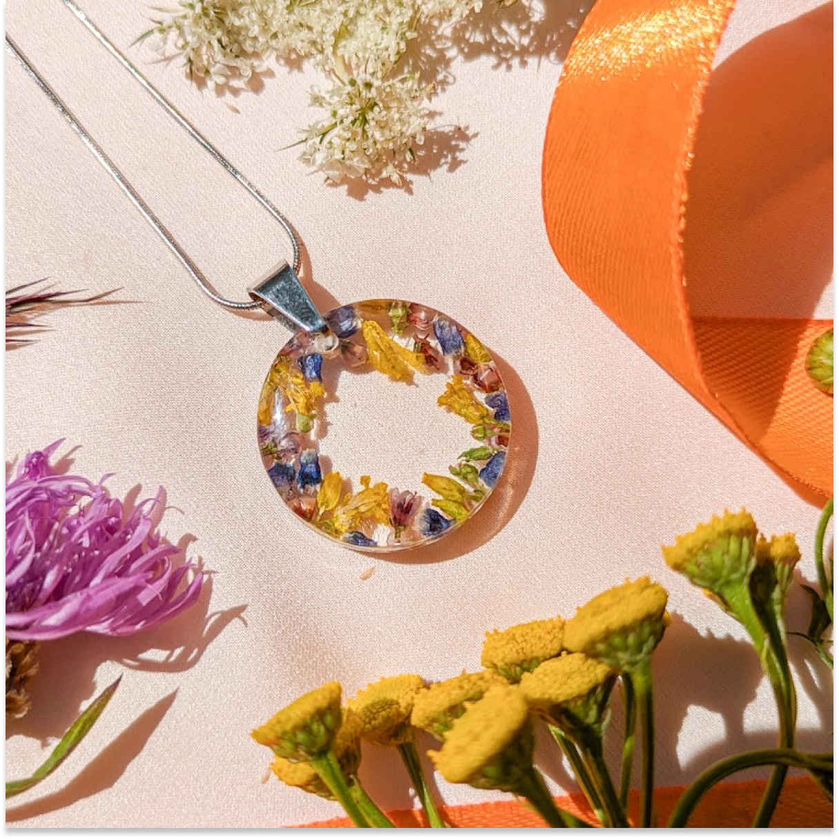 Náhrdelník z jihočeské louky