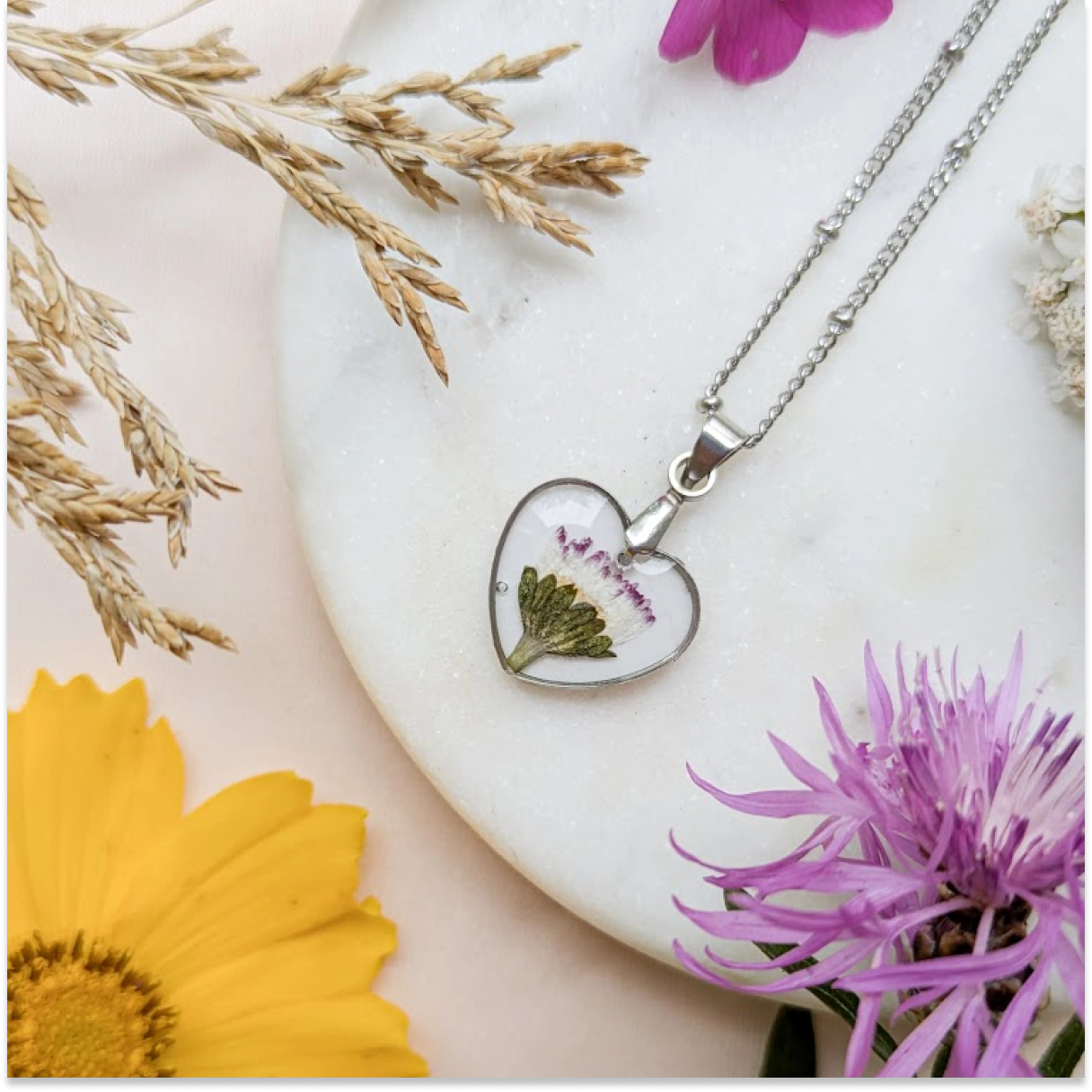 Náhrdelník sedmikráska