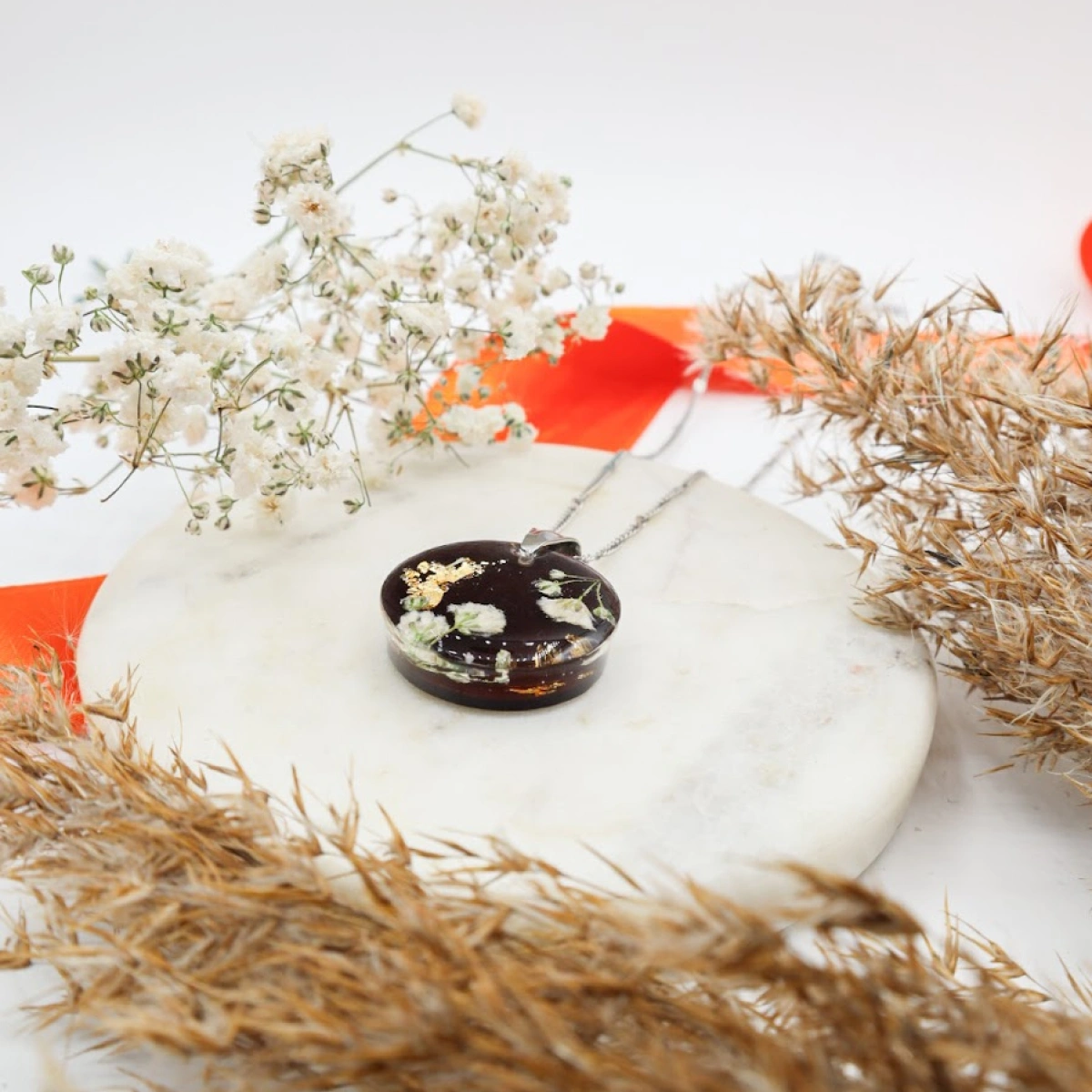 Náhrdelník Stmívání s nevěstiným závojem