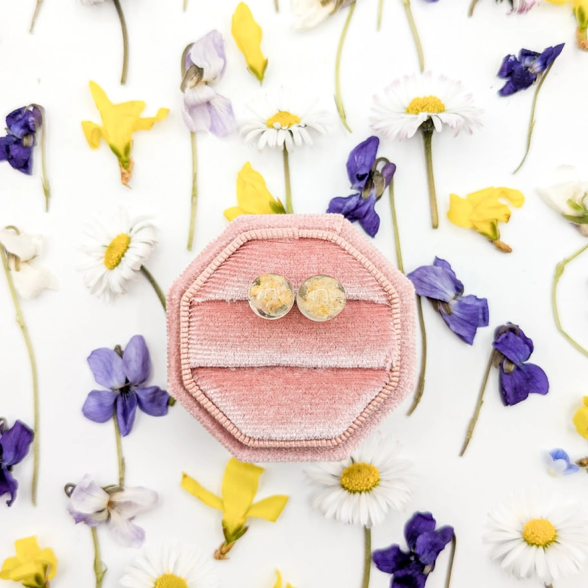 Náušnice kuličky se žlutým květem