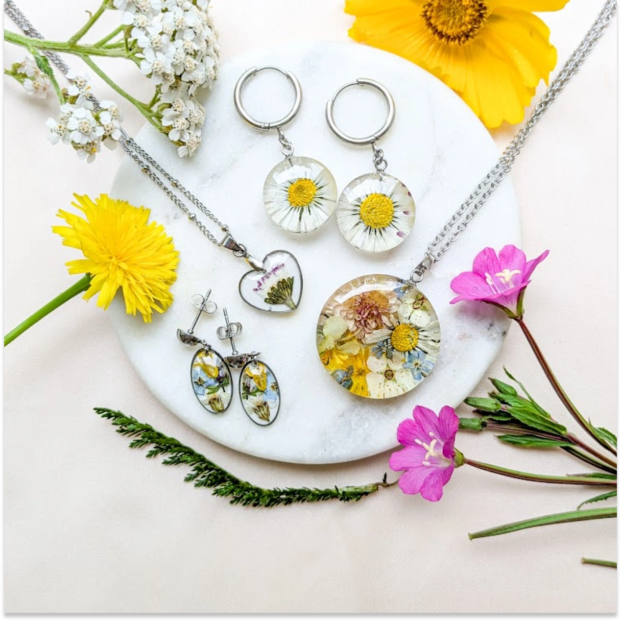 Náhrdelník sedmikráska