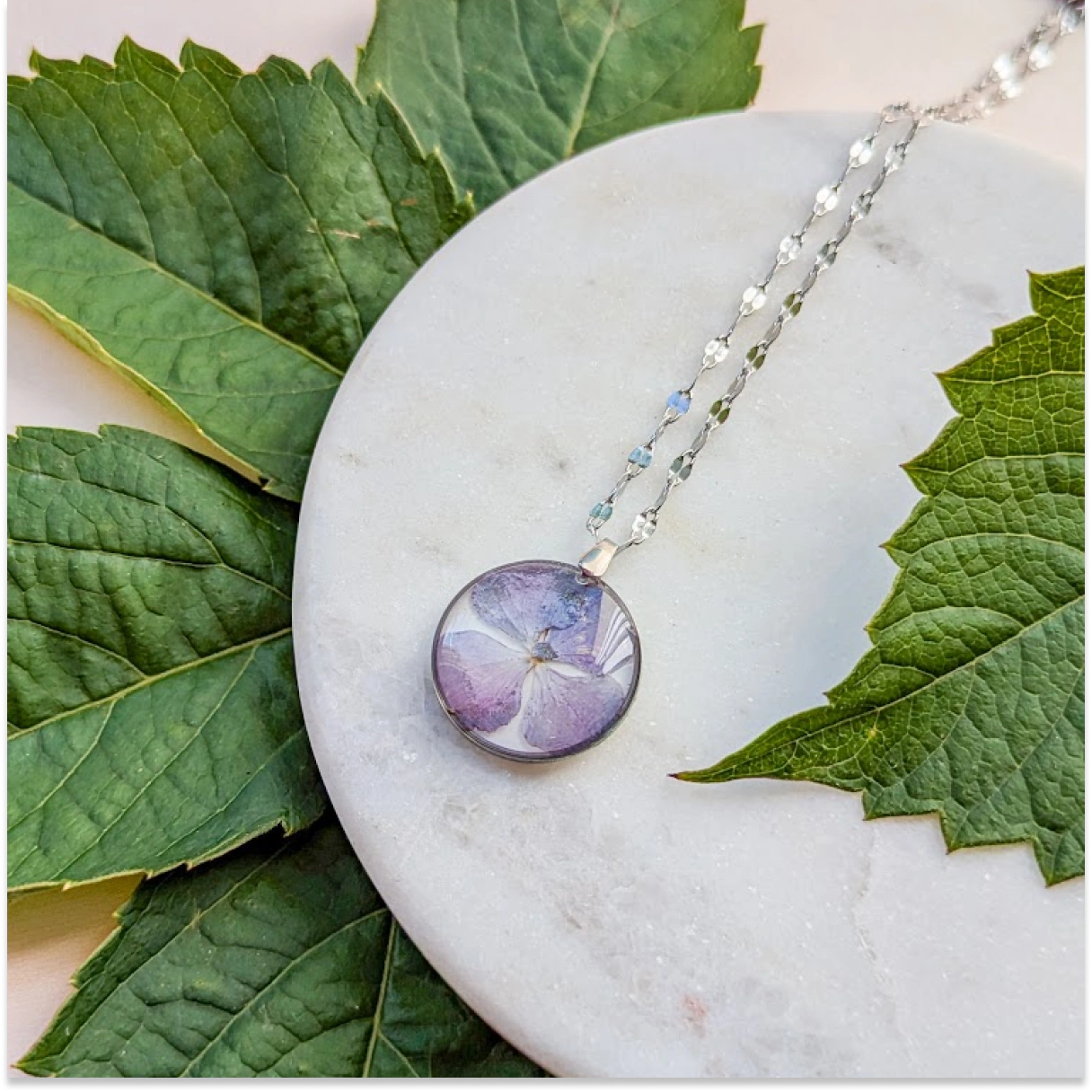 Náhrdelník hortenzie