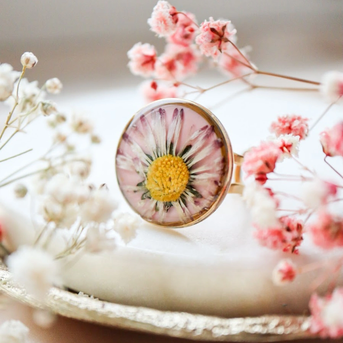 Prsten se sedmikráskou