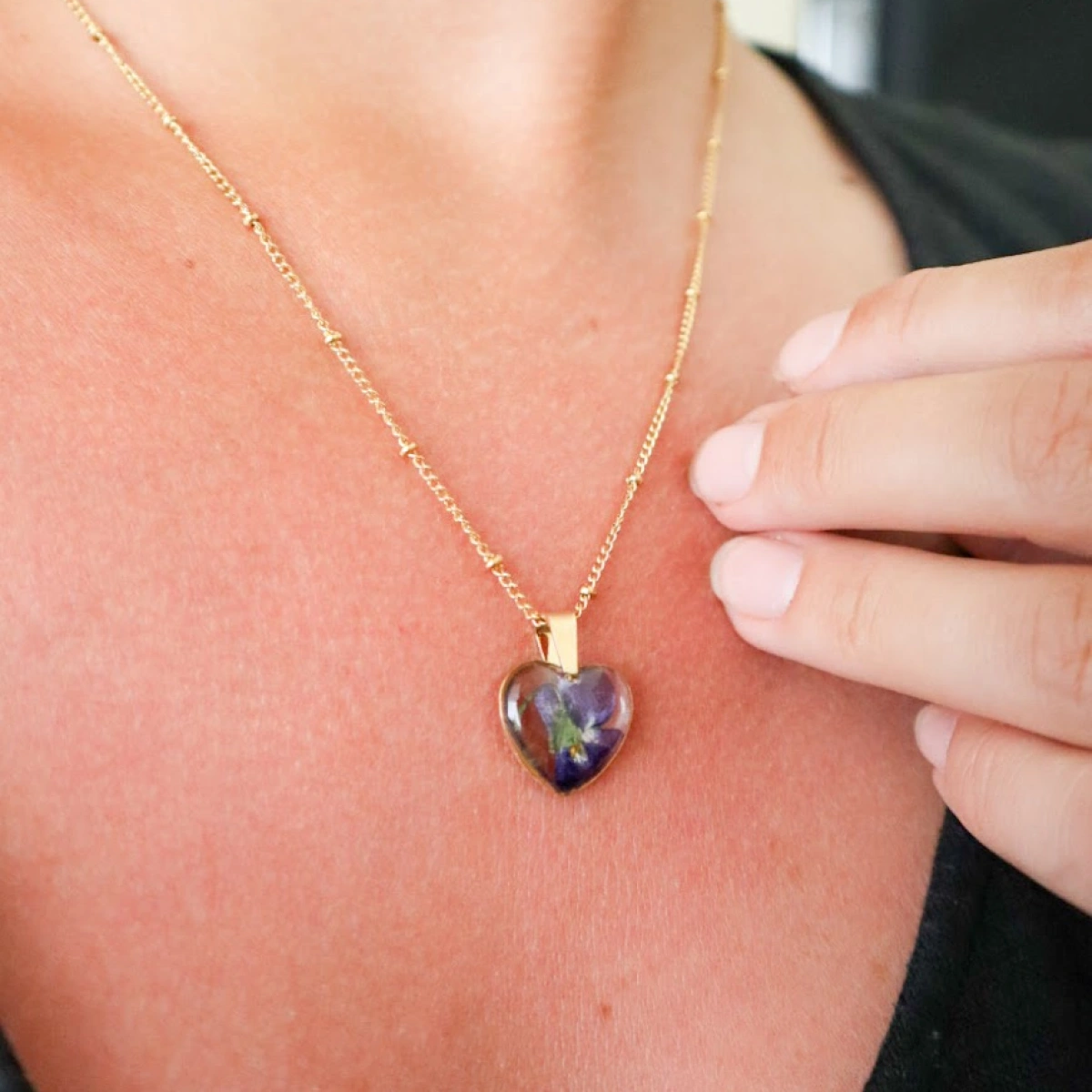 Náhrdelník s fialkou