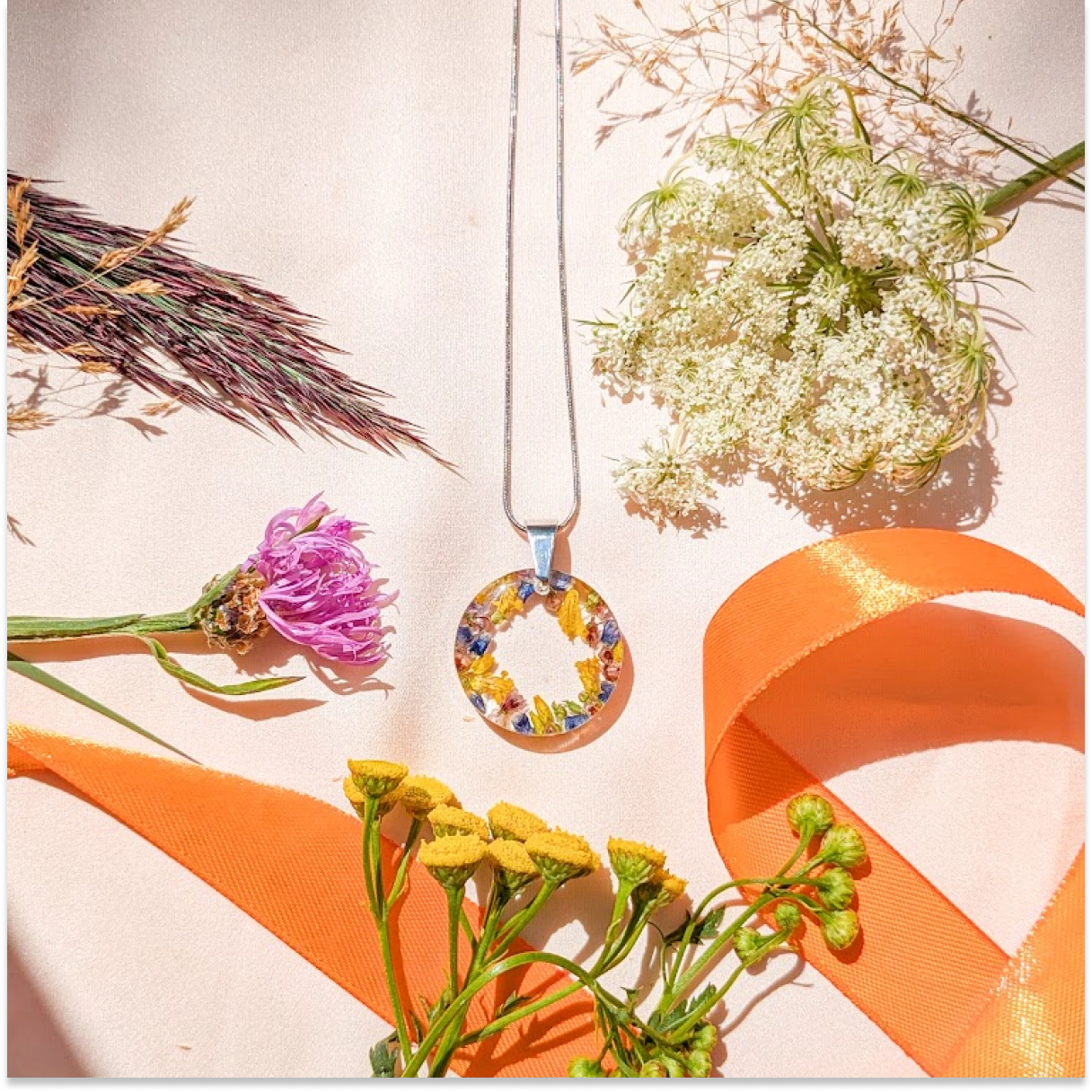 Náhrdelník z jihočeské louky