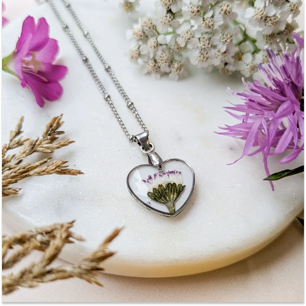 Náhrdelník sedmikráska