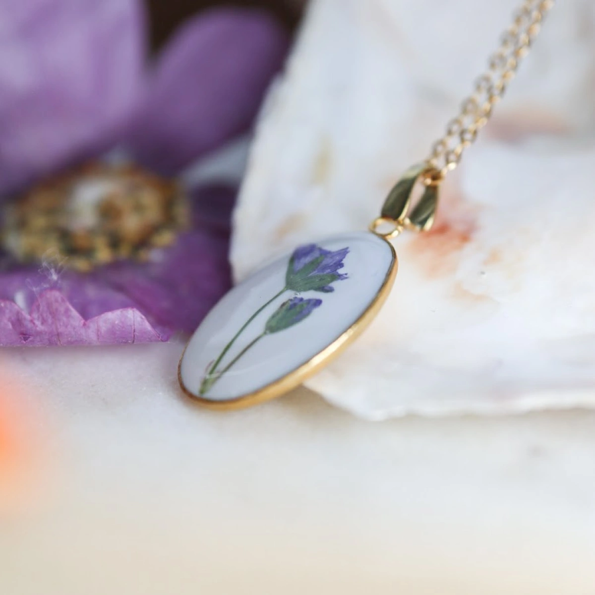 Náhrdelník medailónek Kakost